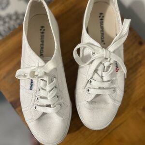 White tennis shoes- size 6
